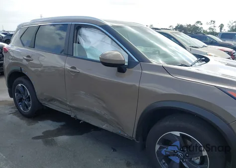 2025 Nissan Rogue Sv Fwd z USA, uszkodzony, nr VIN JN8BT3BA8SW005703